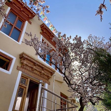 Gaywoo Guest House Leh Exterior photo