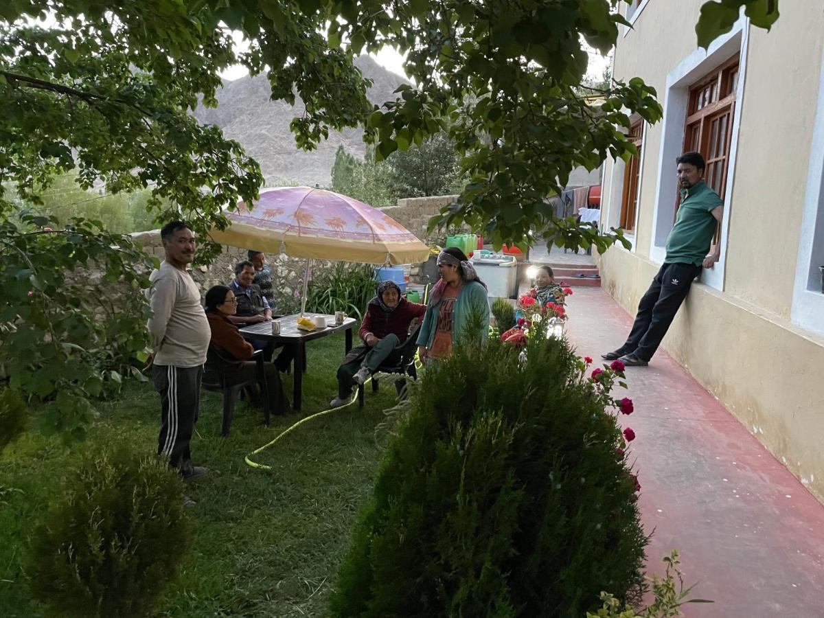 Gaywoo Guest House Leh Exterior photo